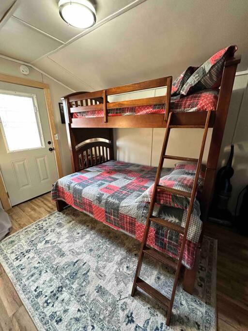 Cozy Cabin Walking Distance To Parkway! Pigeon Forge Exteriör bild