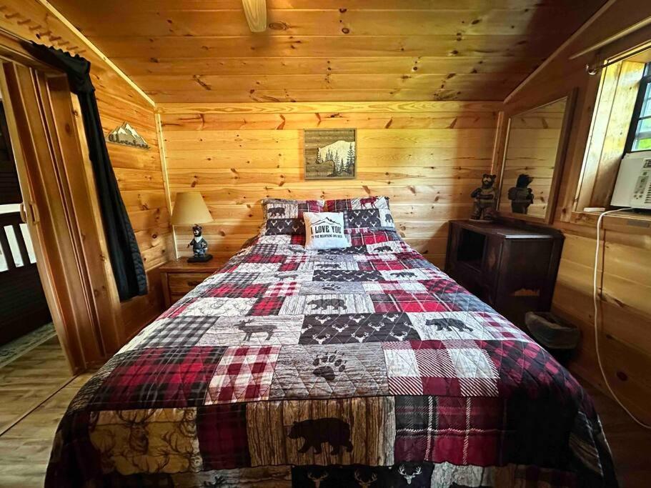 Cozy Cabin Walking Distance To Parkway! Pigeon Forge Exteriör bild