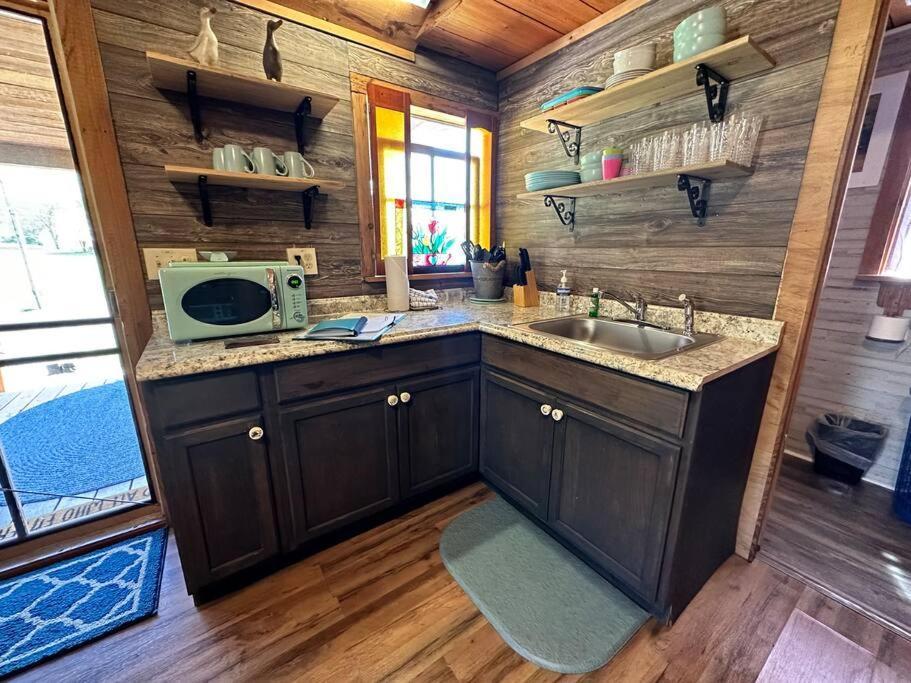 Cozy Cabin Walking Distance To Parkway! Pigeon Forge Exteriör bild